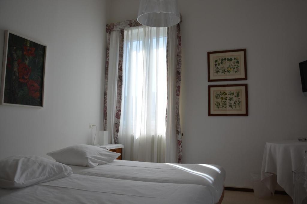 Hotel Villa Selva Лугано Номер фото